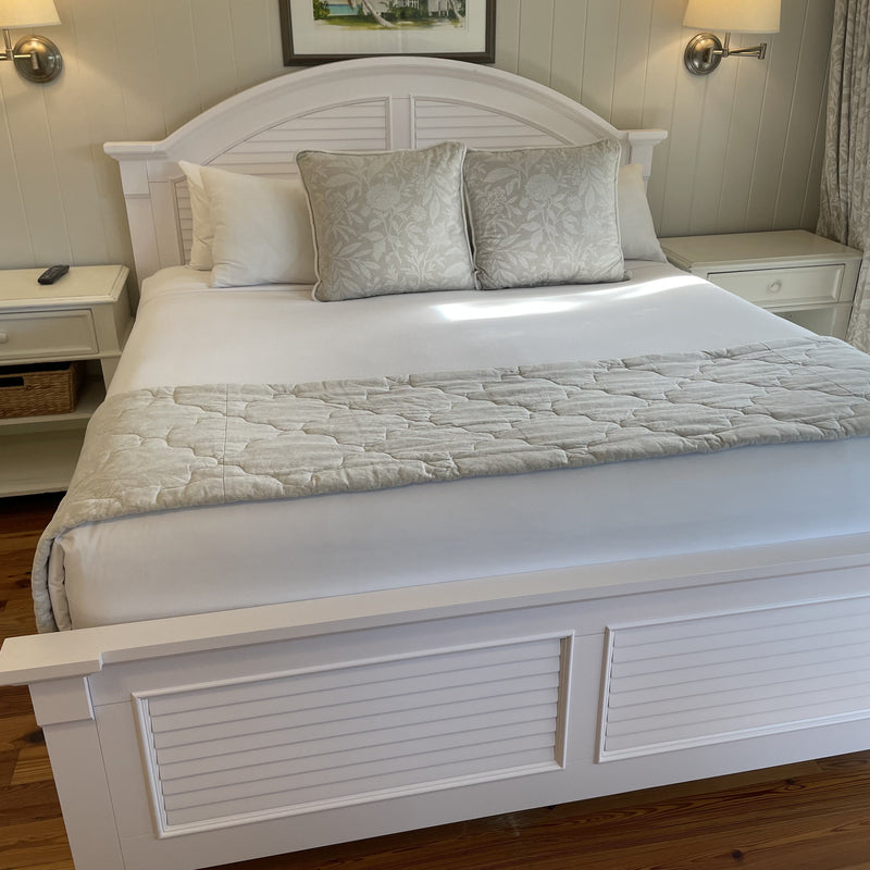 Wooden Empiro "White Luxury Solid Sheesham Wooden Panel Bed with Arched Headboard and Paisley Bedding"