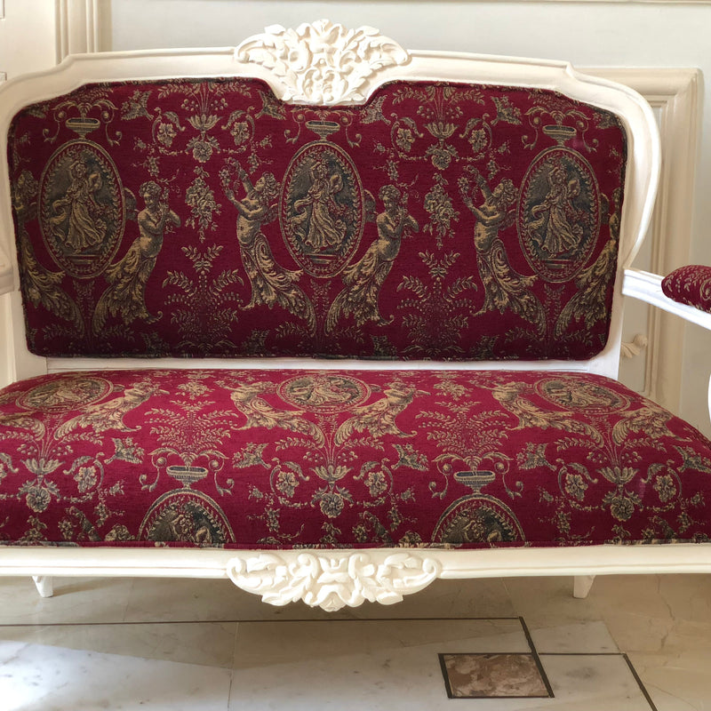 Settee / sofa of Louis XV style with foliage carving