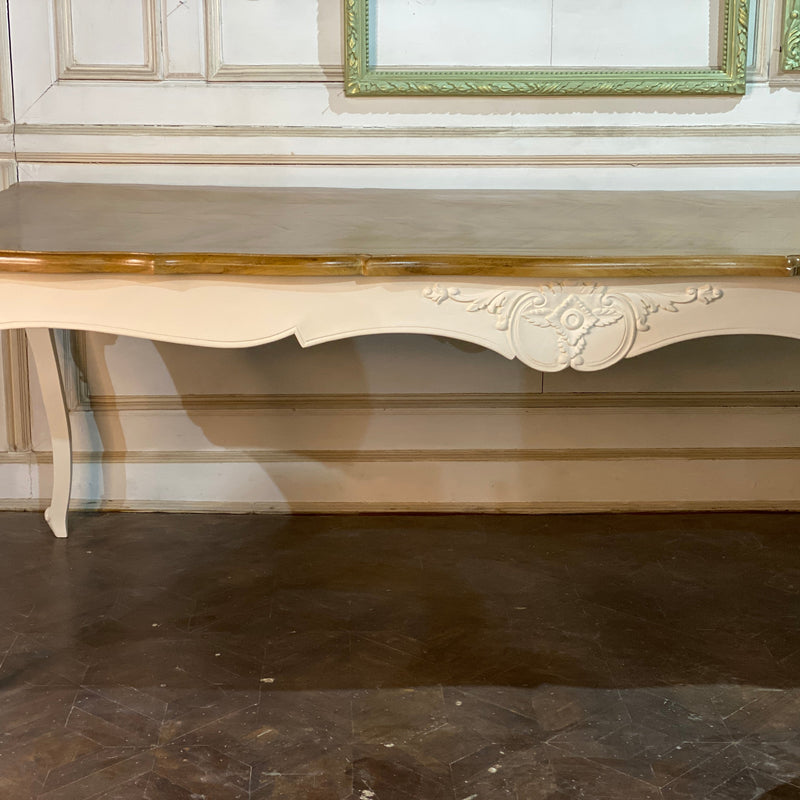 Elegant dining table inspired by Louis XV