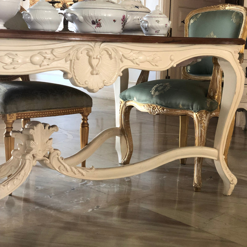 Louis XV dining table with naturalistic, voluptuous motifs