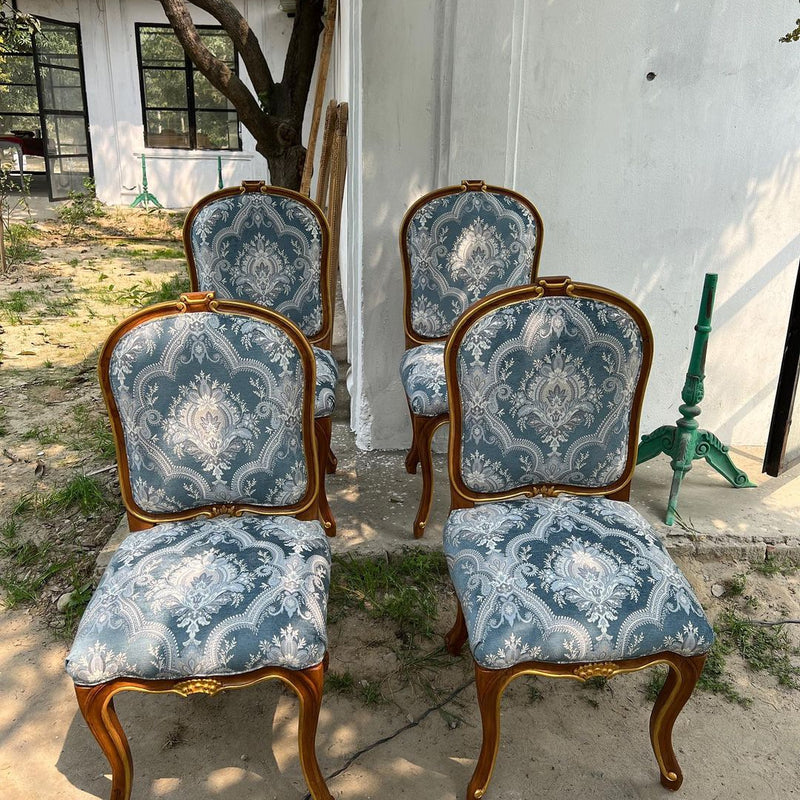 Franglaise chairs of petite proportions
