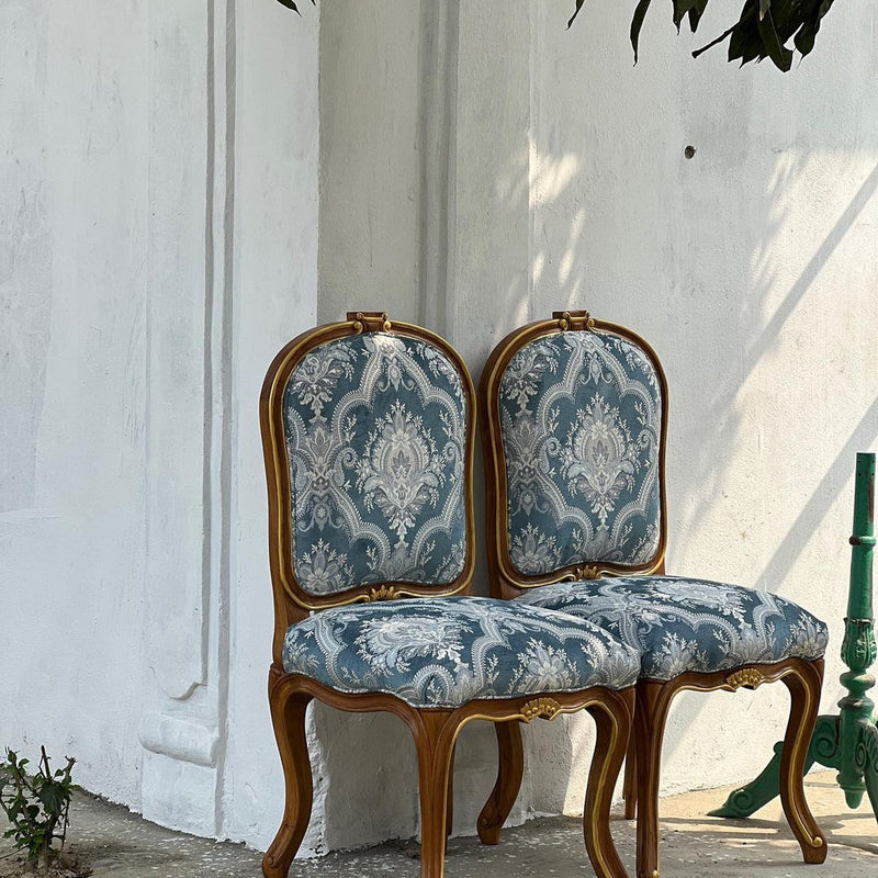 Franglaise chairs of petite proportions