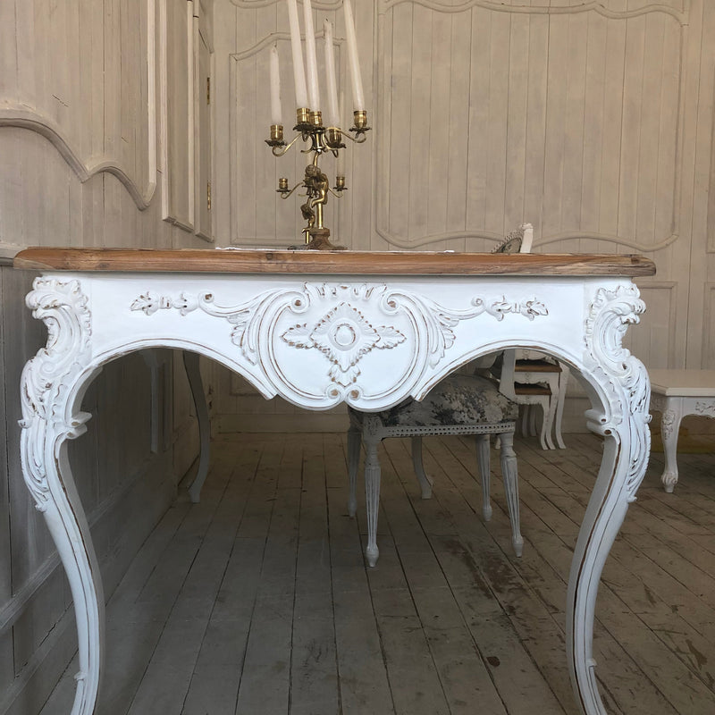 Dining table of Louis XV magnificence