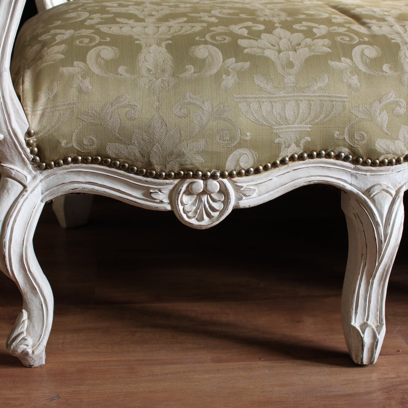 Louis XV sofa with deep cockle motif