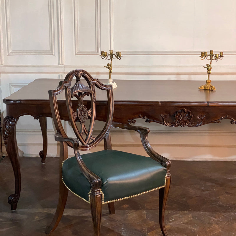 Dining table of Louis XV era with beautiful sensibilities