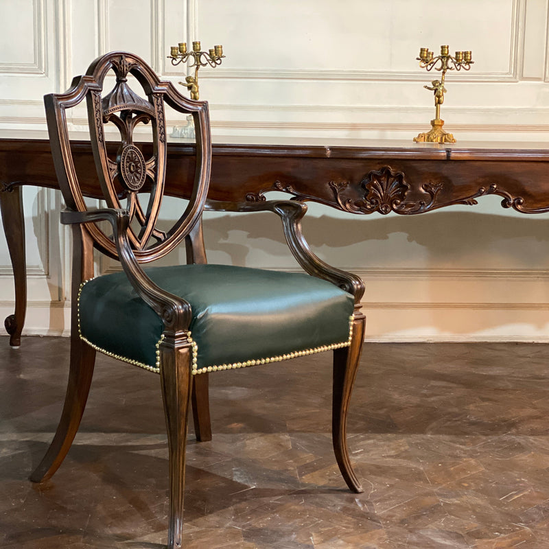 Dining table of Louis XV era with beautiful sensibilities