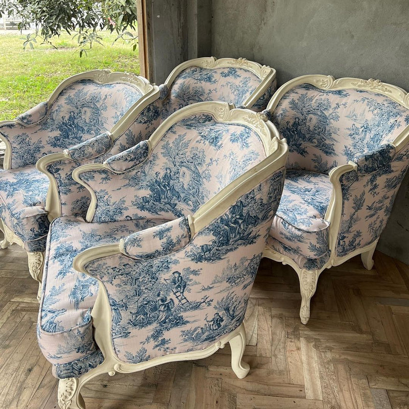 Beautiful unbridled bergères / armchairs in Louis XV brilliance