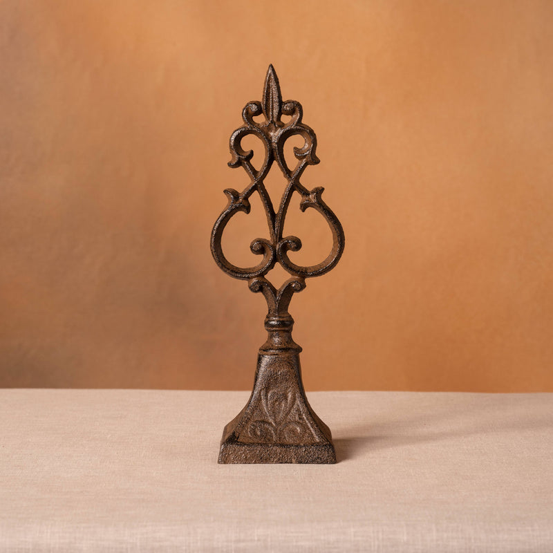 Crest Iron Décor