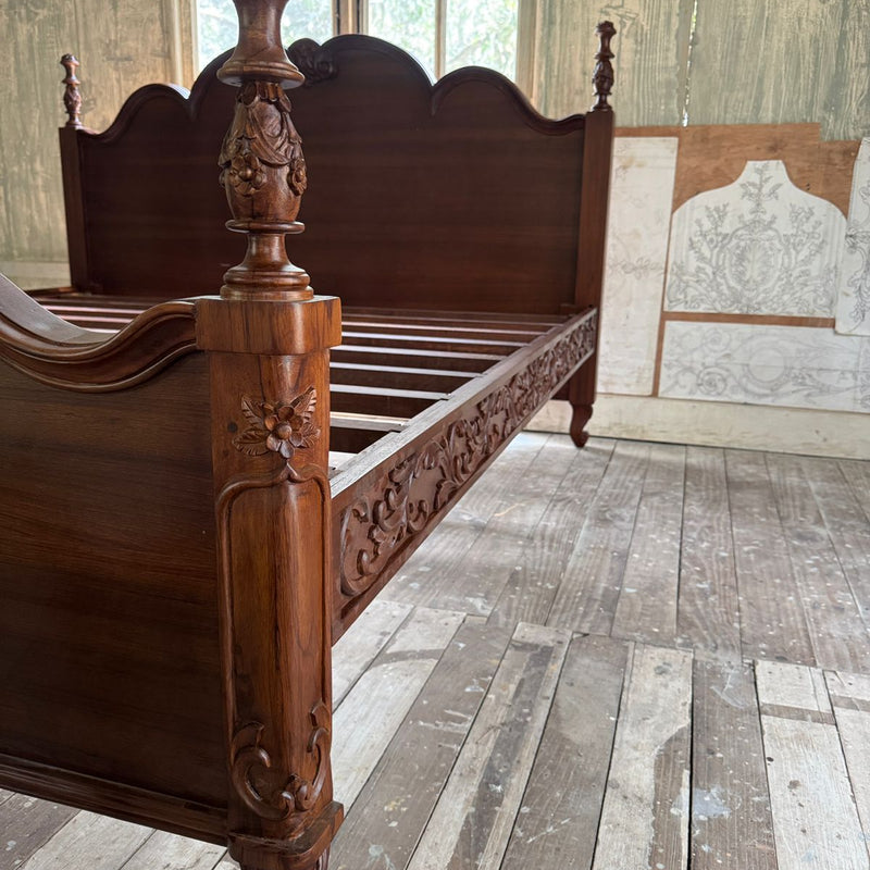 Louis XV bed with posters in warm walnut~