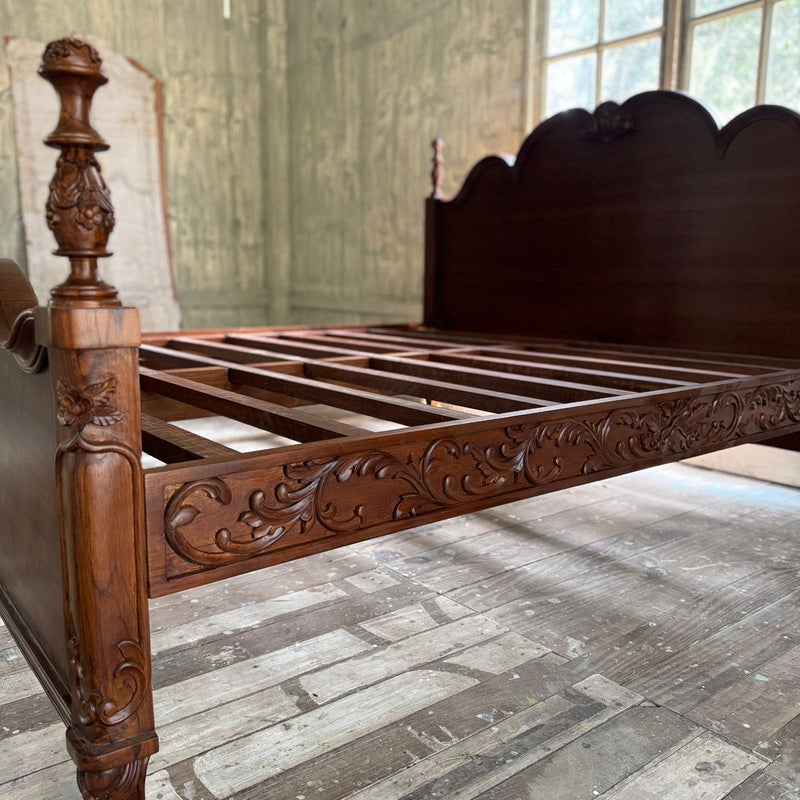 Louis XV bed with posters in warm walnut~