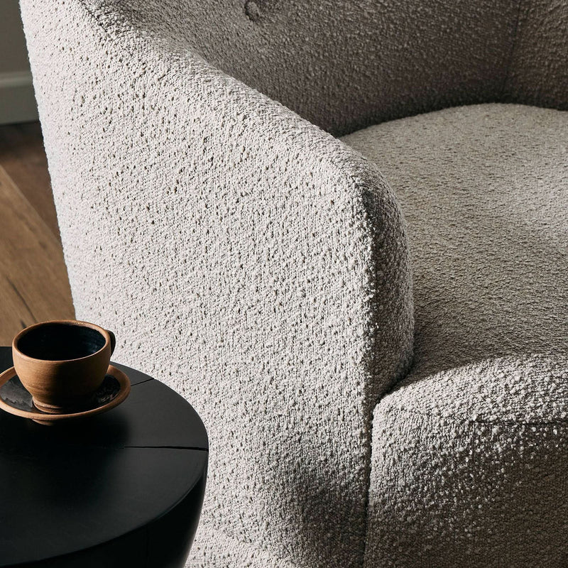 Gopin Tufted Lounge Chair - Wooden Empiro