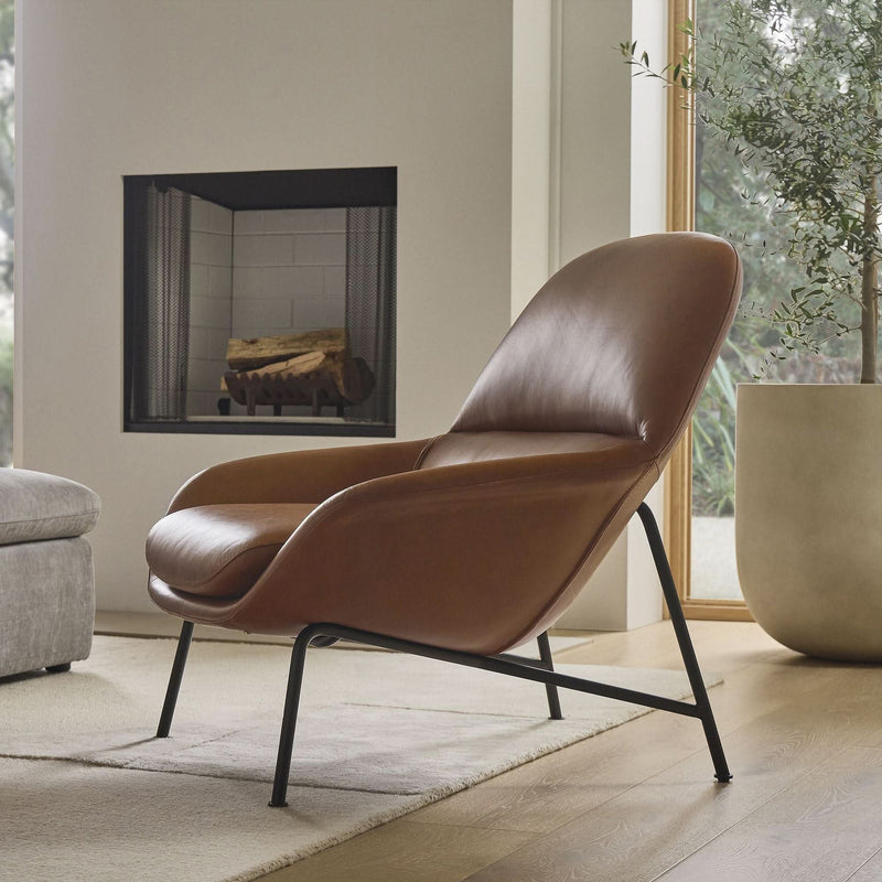 Quilex Mid-Century Leather Chair - Wooden Empiro