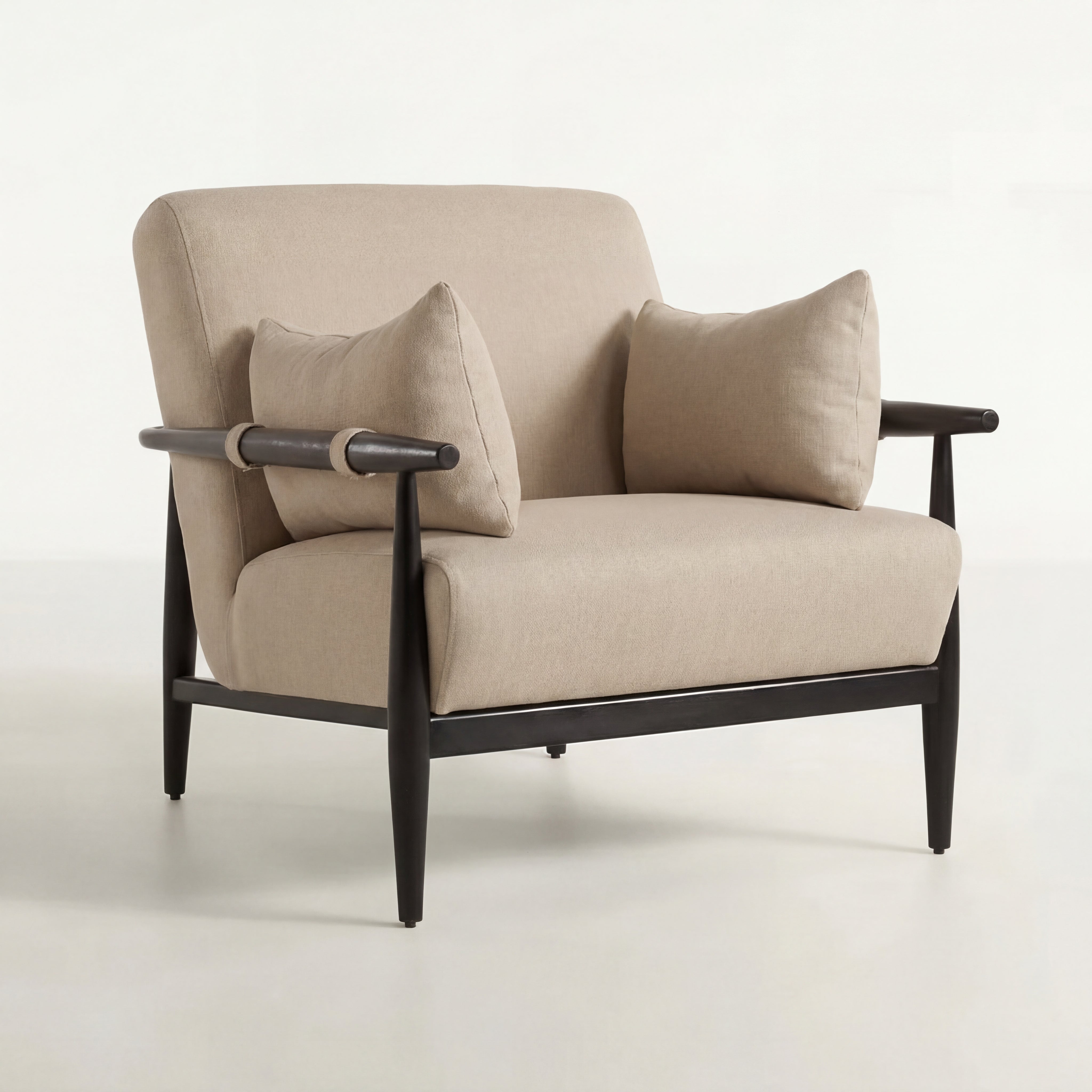 Regent Arc Chair – Curved Silhouette Chair