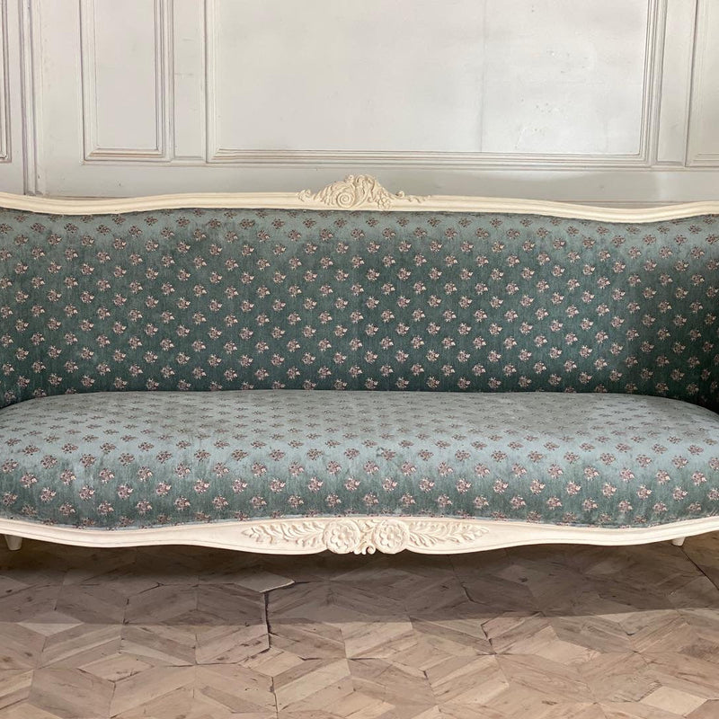 Louis XV sofa in bergère proportions