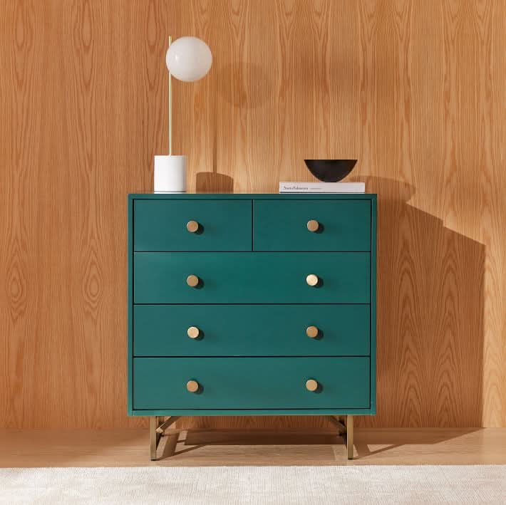 Veitan 5-Drawer Dresser - Wooden Empiro