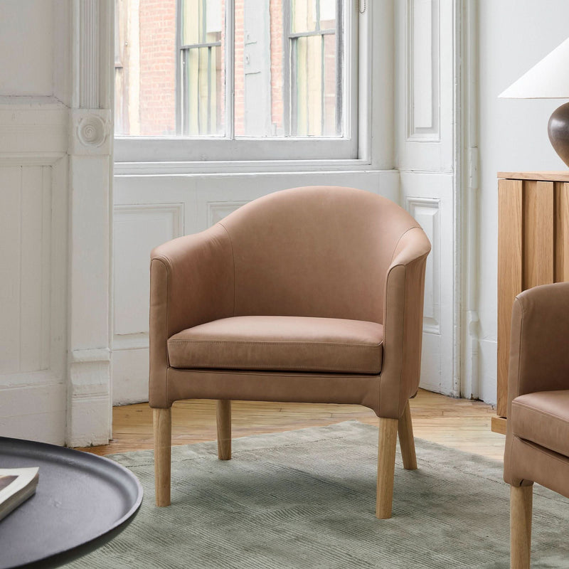 Kiaaberg Leather Chair - Wooden Empiro