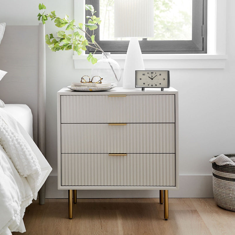 Makiol Closed 3-Drawer Bedside table - Wooden Empiro
