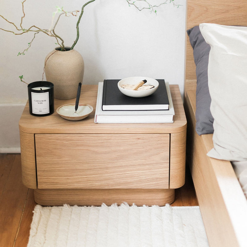 Ukaki Curved Oak Bedside Table - Wooden Empiro